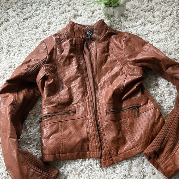 Laura Lane Brown cute fall autumn street minimalist faux leather jacket - Picture 3 of 5